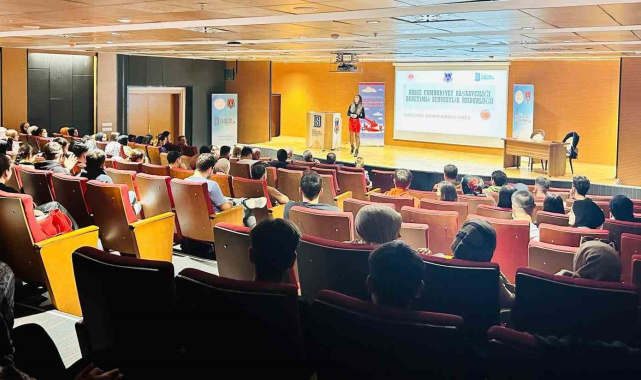 Öğrencilerin mesleki gelişimine katkı sunuyor