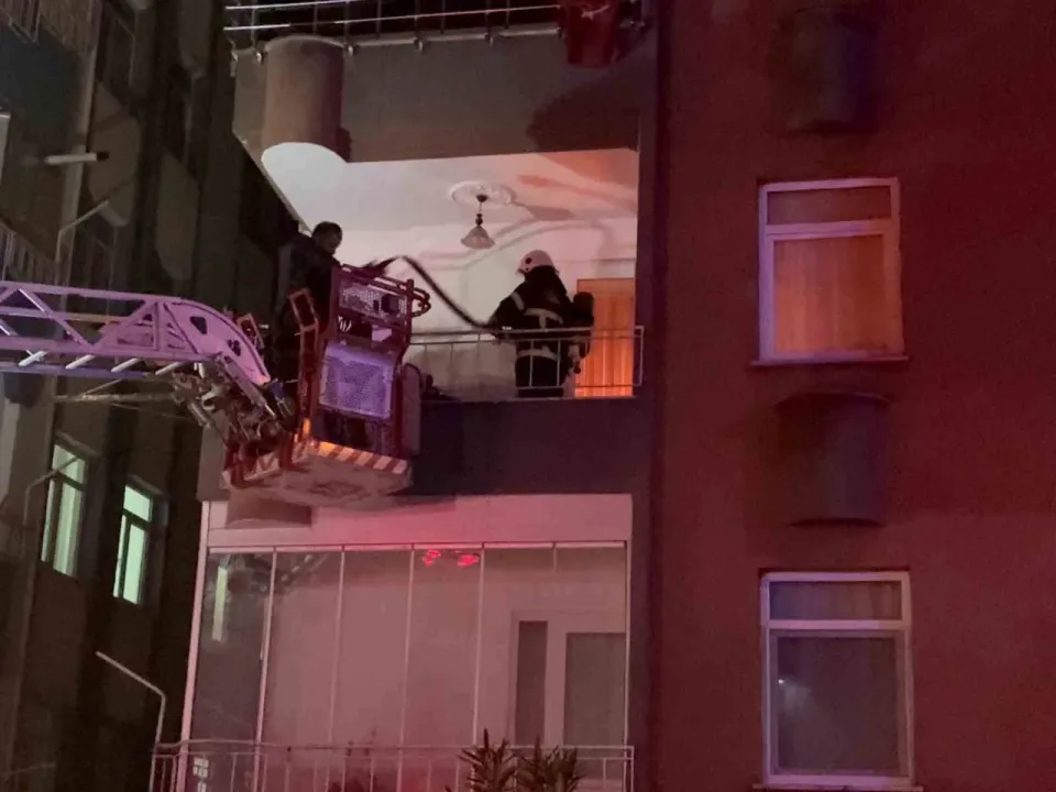 Ordu’da yangında evde mahsur kalan çocuğu ekipler kurtardı