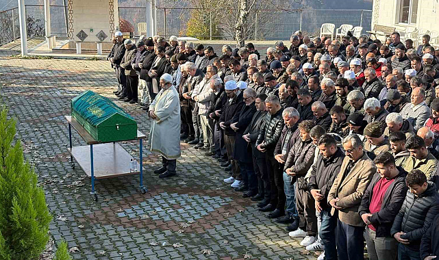 Otomobilin çarpması neticesinde hayatını kaybeden şahıs defnedildi