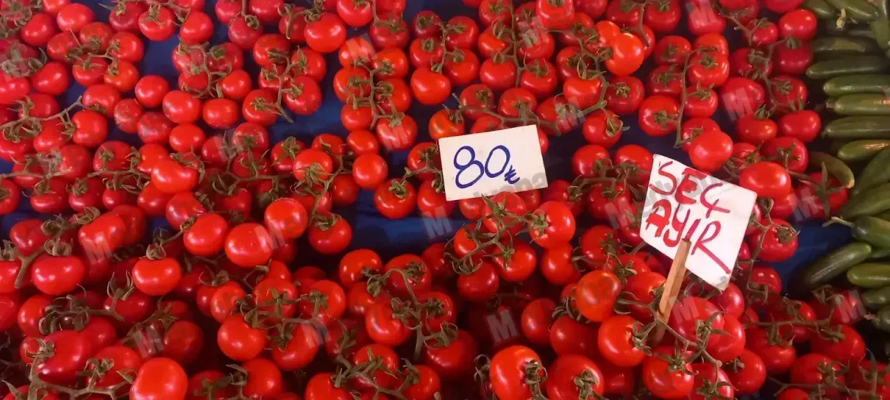 Ozanlar Perşembe Pazarı'nda etiket fiyatları