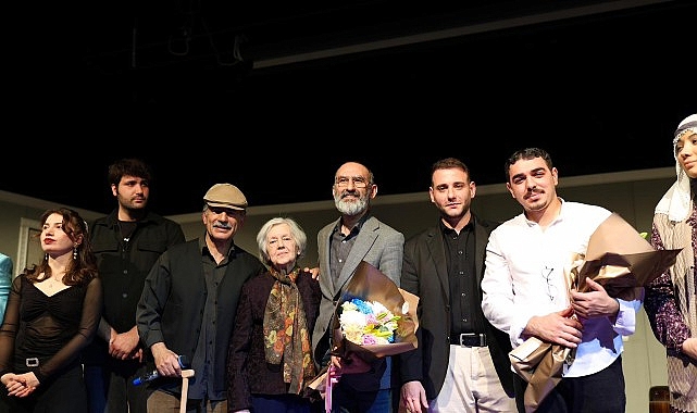 Özgür Aksoy Tiyatro Günleri'ne Görkemli Final