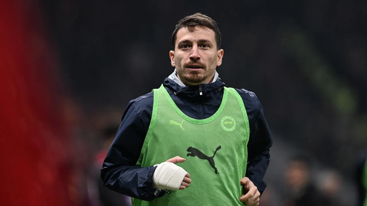 PFDK'den Fenerbahçeli futbolcu Mert Hakan Yandaş'a 3 maç men cezası