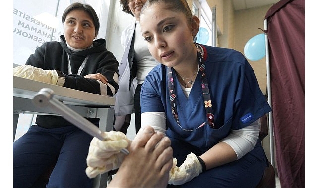 Podoloji Bölümü Öğretim Elemanları ve Öğrencilerinden Dünya Diyabet Günü’nde Tarama Seferberliği