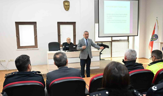 Polislere etkili iletişimde protokol ve nezaket