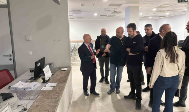 Rektör Sözbir, hastaneyi inceledi hastalarla sohbet etti