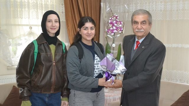 Sağlık Meslek Lisesinden Duygulandıran ziyaret