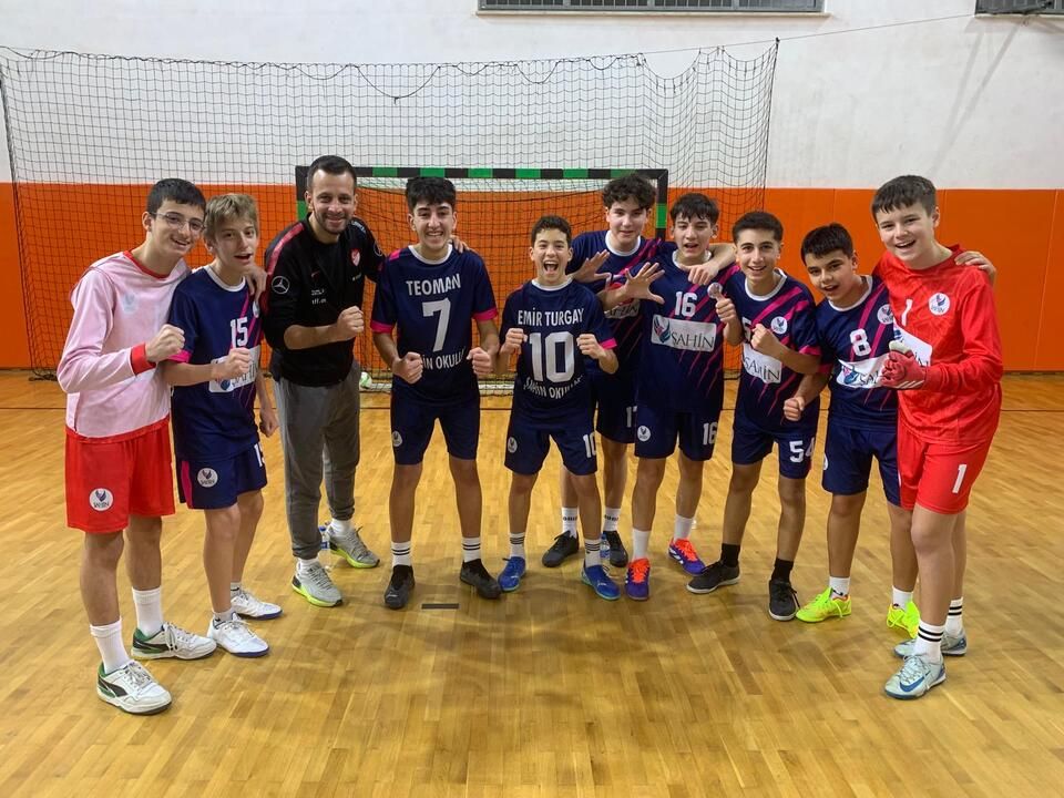 Şahin yarı finale uçtu