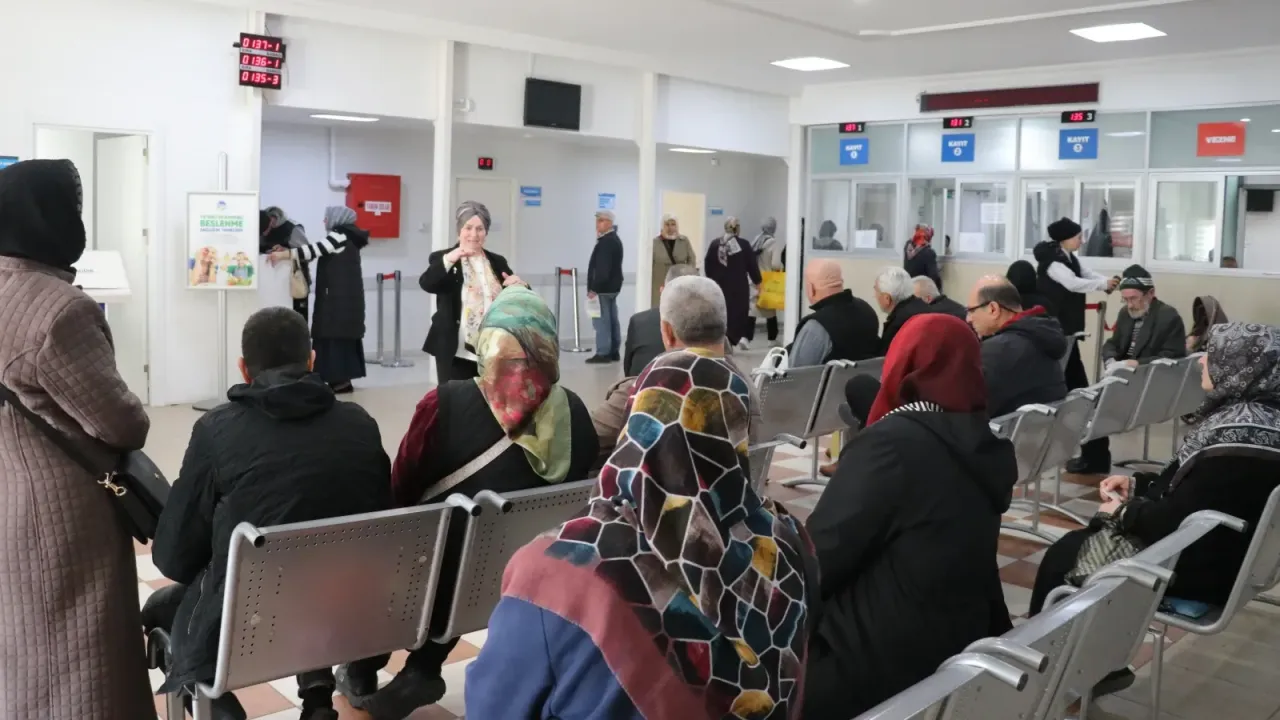 Sakarya'da kanserde erken teşhisin önemi genç gönüllülerle anlatılıyor