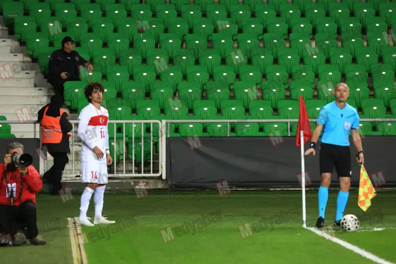 Sakarya'da Ümit Milli Takım maçı 2-0 galip geldi!