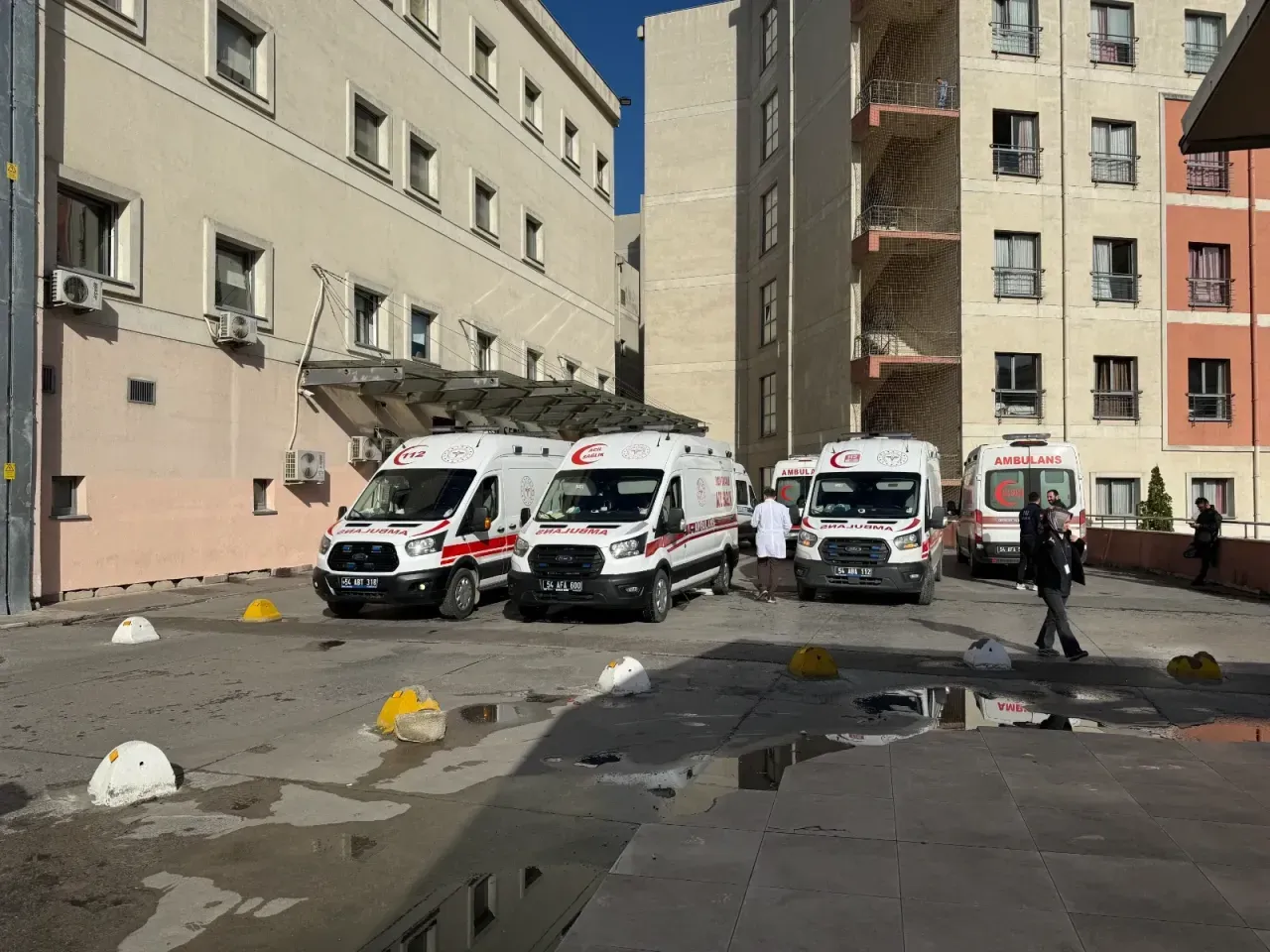 Sakarya'da zehirlenme şüphesiyle hastaneye kaldırılan öğrencilerin sayısı 23'e yükseldi!