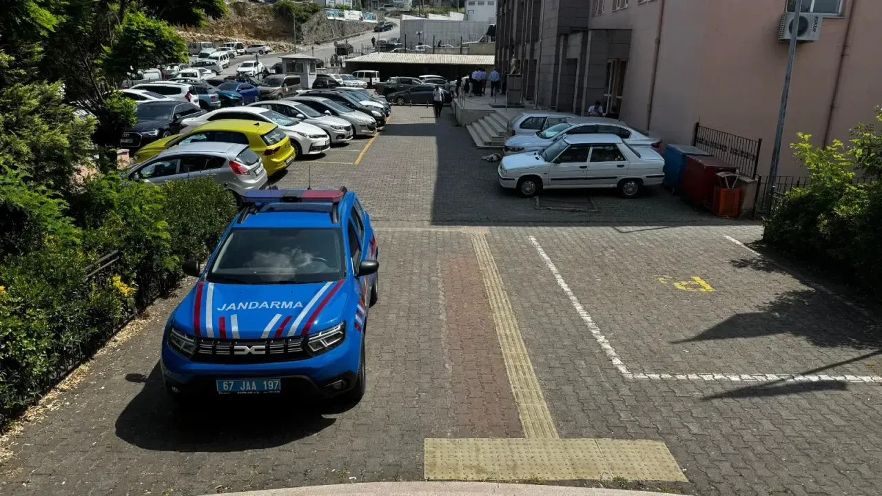 Sakarya'dan Zonguldak'a giden araçtan uyuşturucu çıktı! 1 kişi tutuklandı, 1 kişi kaçtı...