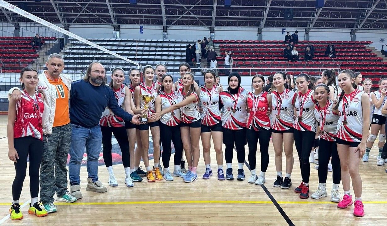 Sakarya Küçük Kızlar Voleybol Süper Ligi’nde Şampiyon Akyazı ASAŞ