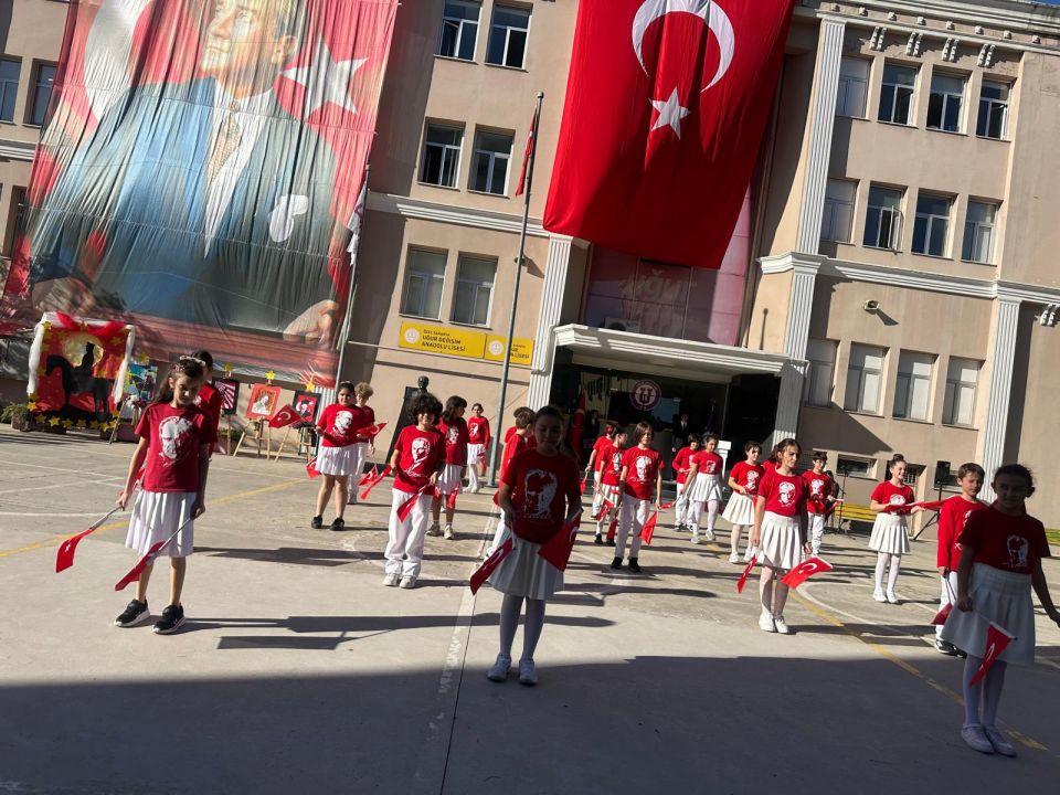 Sakarya Uğur Okulları'nda 29 Ekim Coşkusu
