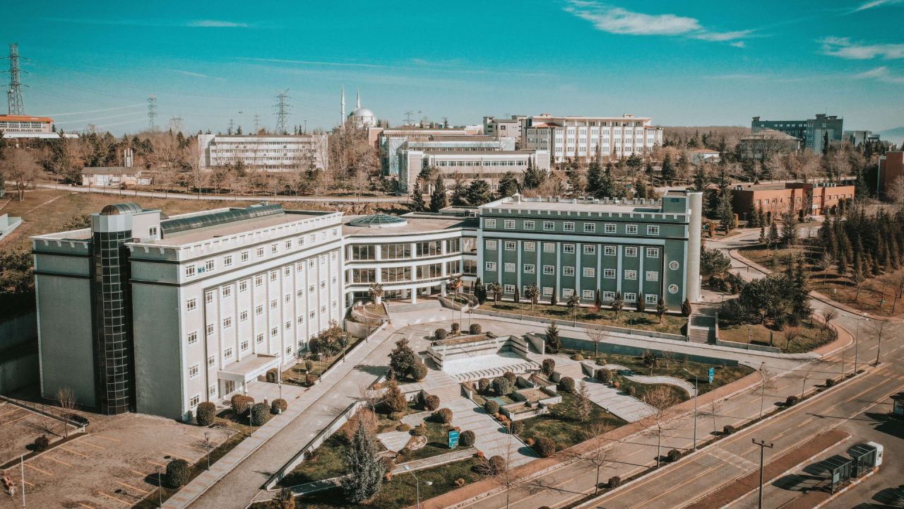 Sakarya Üniversitesi mühendislikte küresel başarısını tescilledi