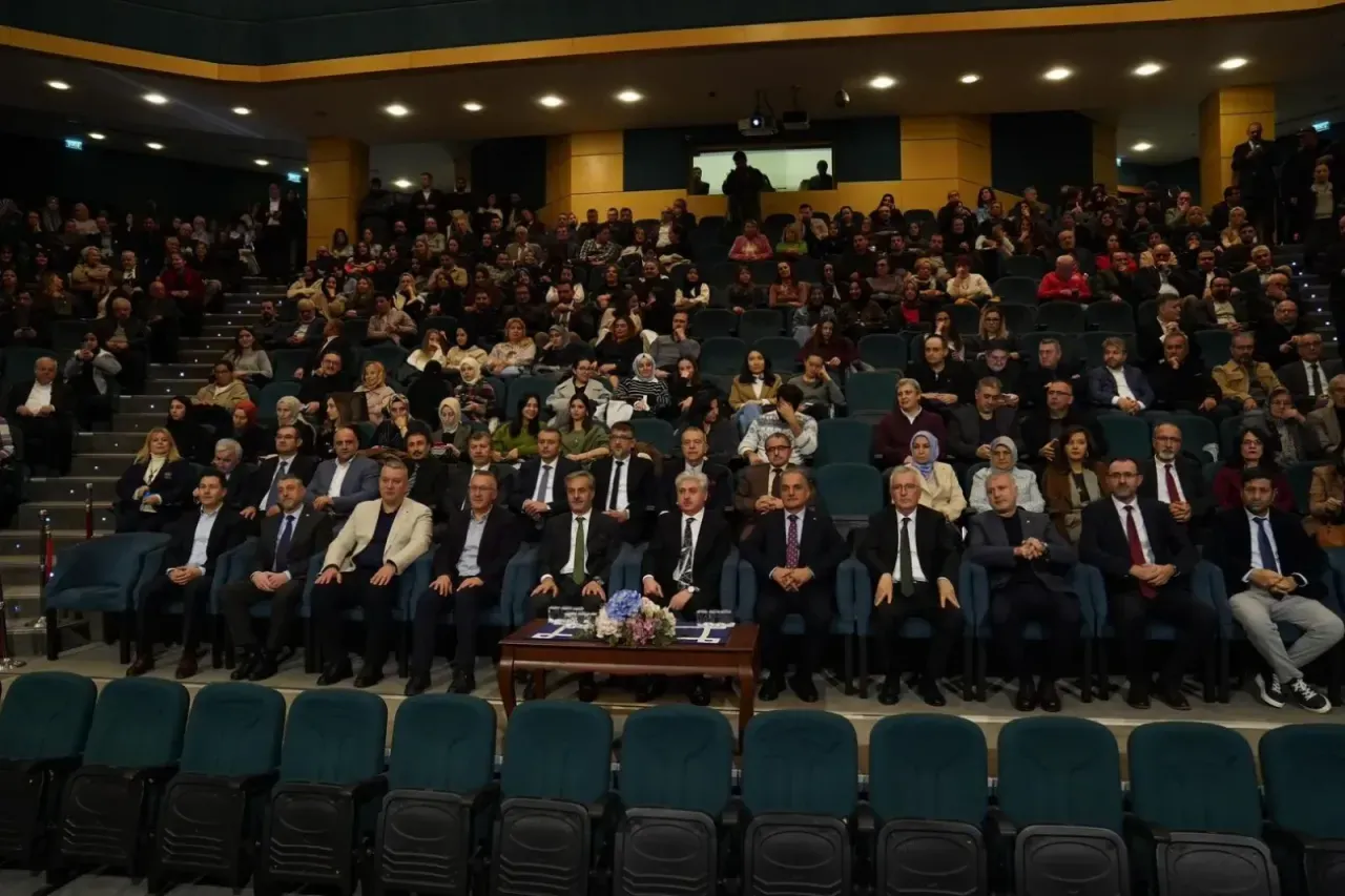 Sakarya Üniversitesi'nde büyük buluşma! Araştırma üniversitesi olmanın gururunu paylaştılar