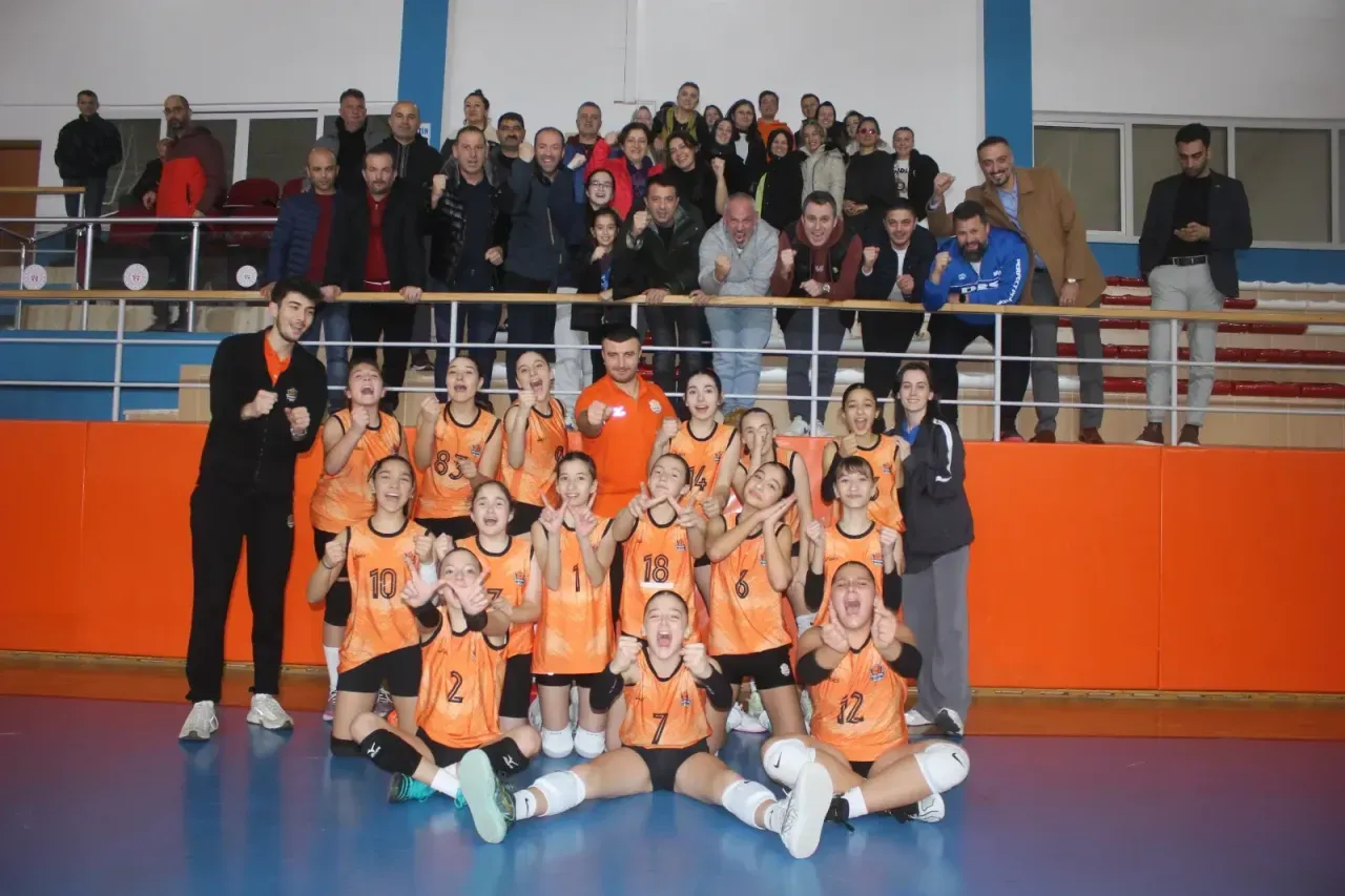 Sakarya Voleybol’dan net zafer: 3-0