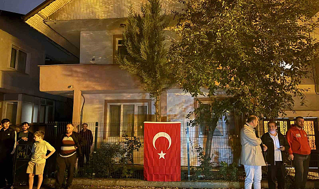 Sakaryalı şehidin baba ocağına Türk bayrağı asıldı
