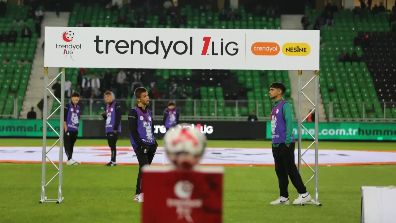 Sakaryaspor - Bandırmaspor karşılaşmasının VAR hakemi belli oldu