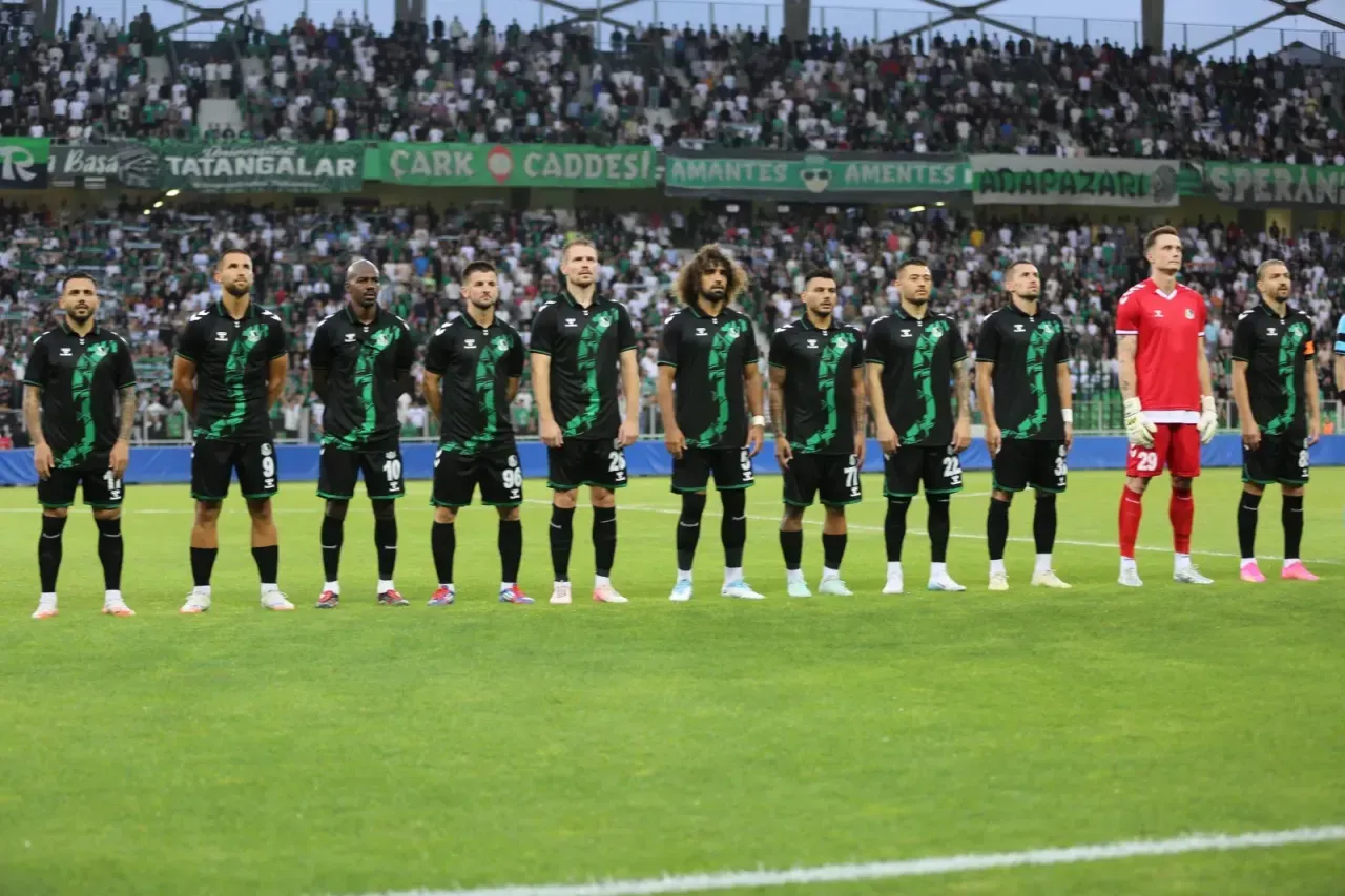 Sakaryaspor'da FIFA'nın yolunu tutan tutana! Sayı 4'e yükseldi