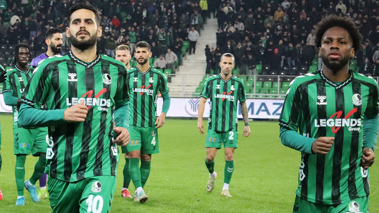 Sakaryaspor'da kadrodaki o futbolcu FIFA'ya başvurdu! Tehlike çanları çalıyor