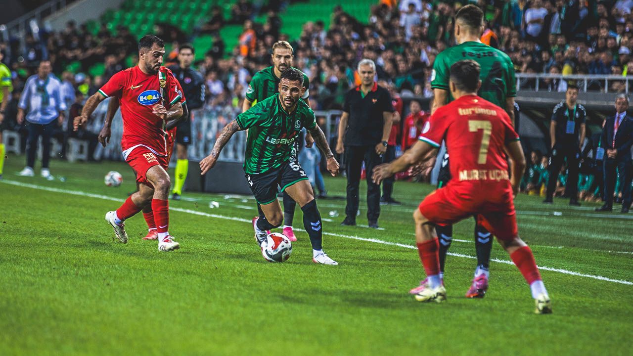 Sakaryaspor'da 'sarı' alarm: 5 futbolcu sınırda