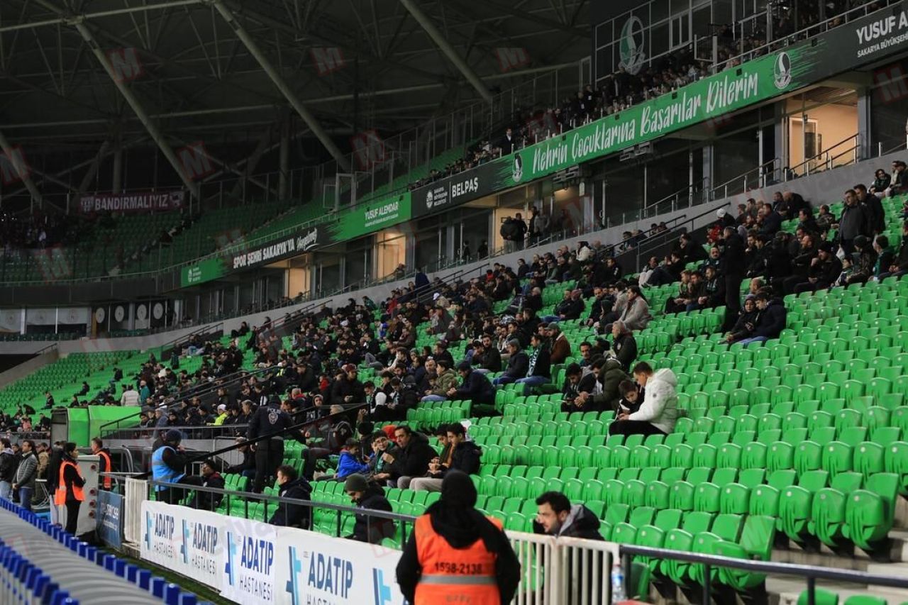 Sakaryaspor’da tribünler sessiz kaldı