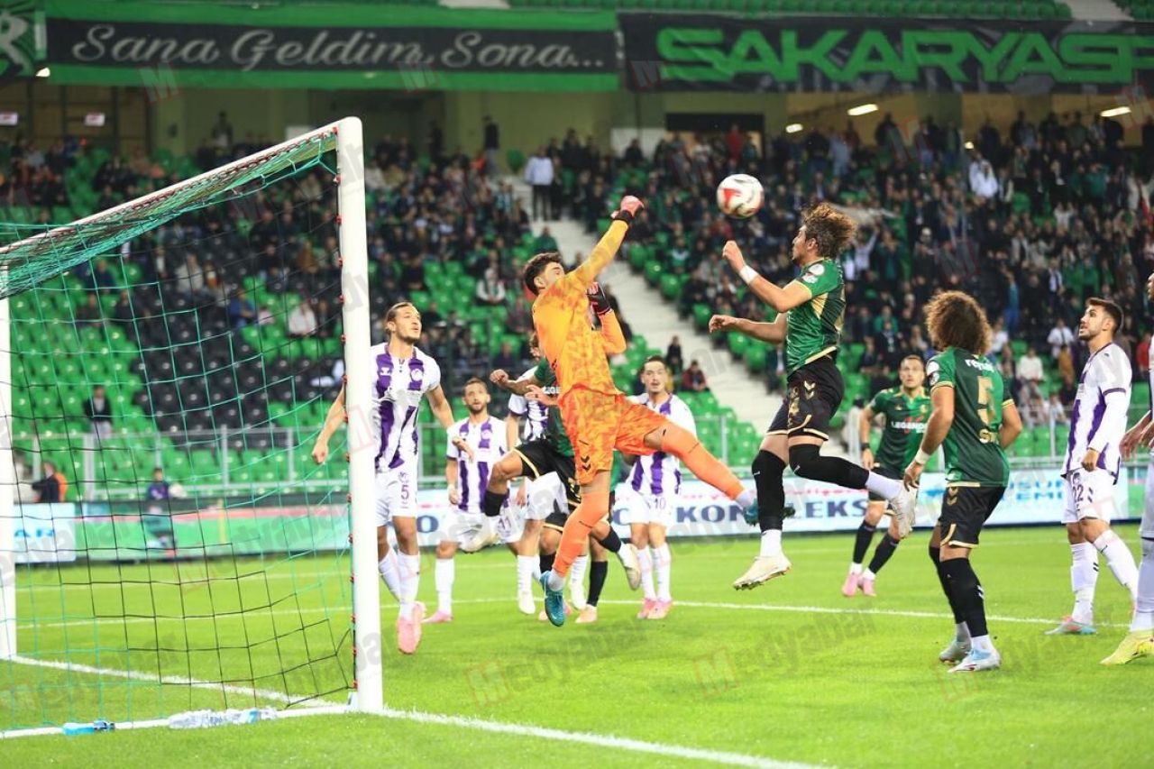 Sakaryaspor evinde seriye bağladı! Sakaryaspor 1 - 0 A. Keçiörengücü