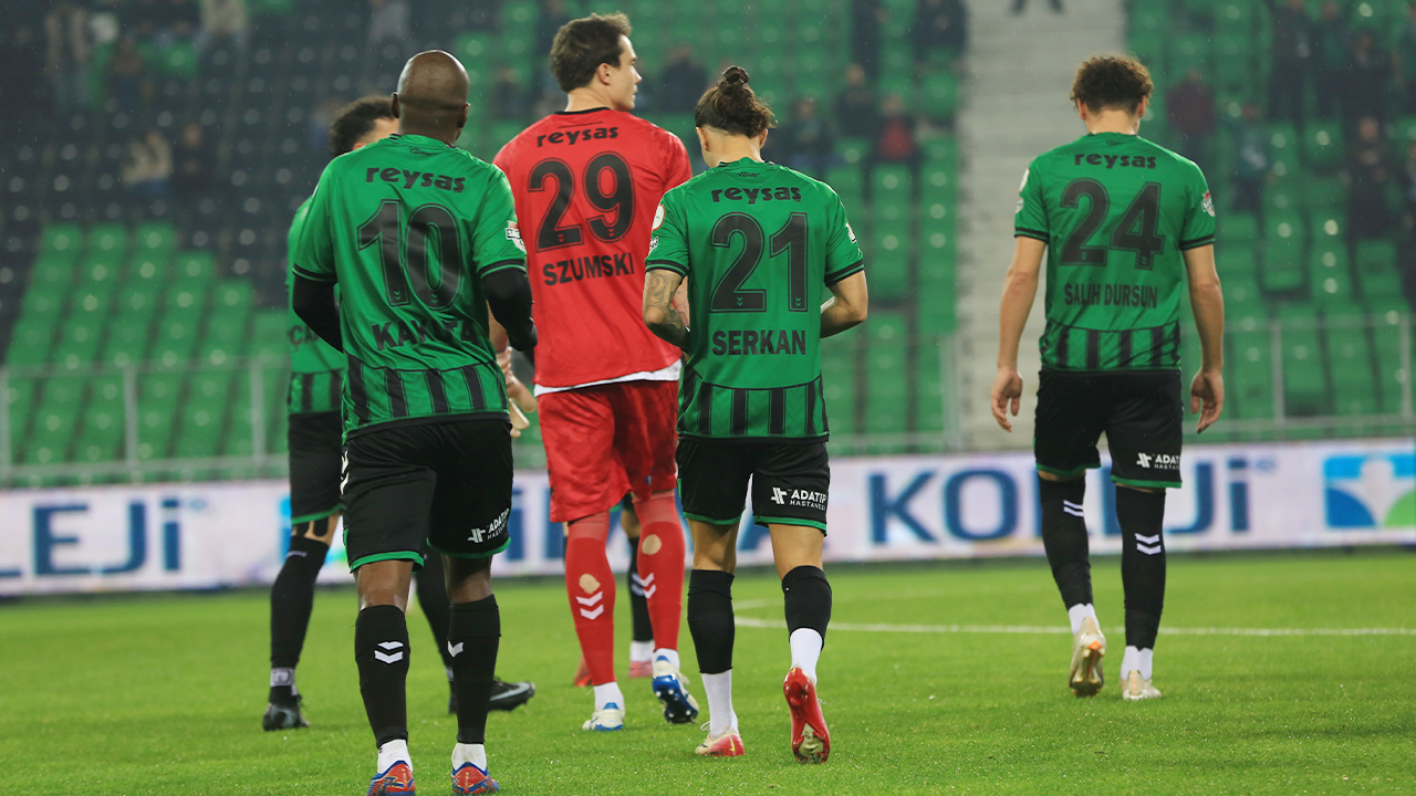 Sakaryaspor galibiyete hasret kaldı! Bu sezon bir ilk...