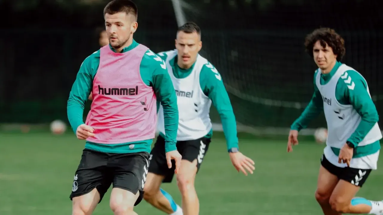 Sakaryaspor, ikinci yarı hazırlıklarını sürdürüyor