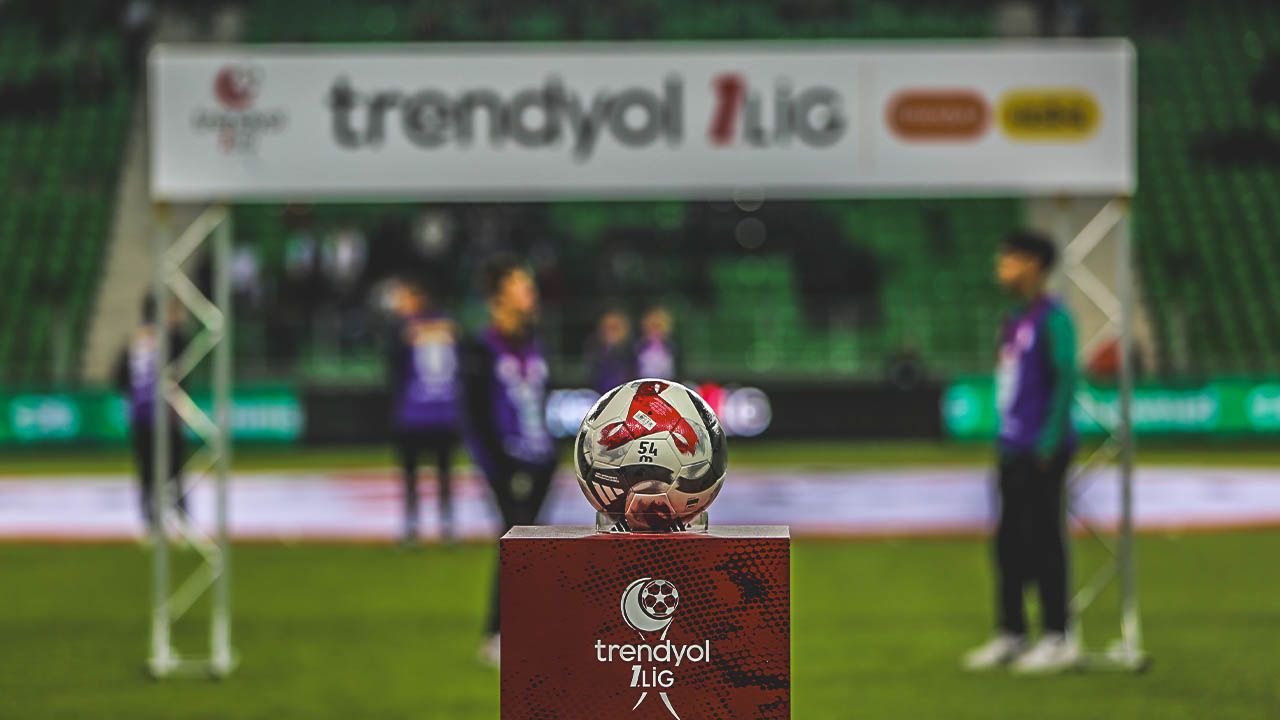 Sakaryaspor ilk yarının son virajında! İşte kalan 7 maç ve kritik hesaplar