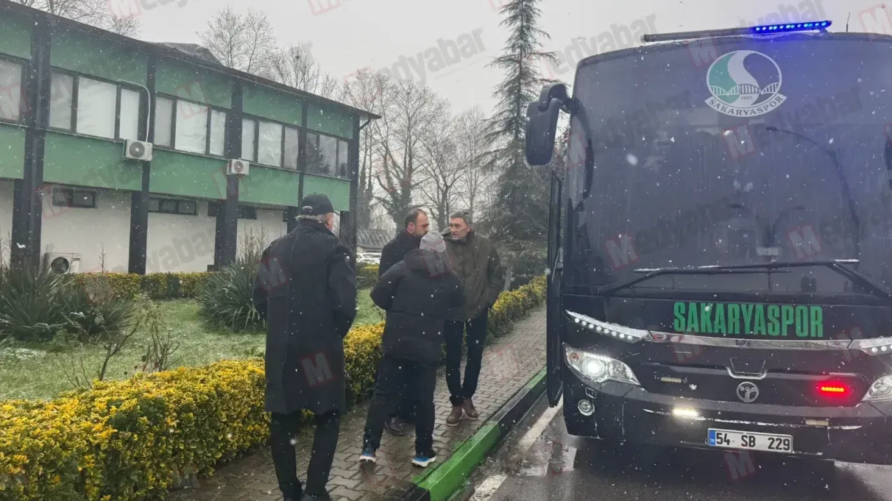 Sakaryaspor kafilesi yola çıktı! Hedef zorlu Iğdır FK deplasmanı