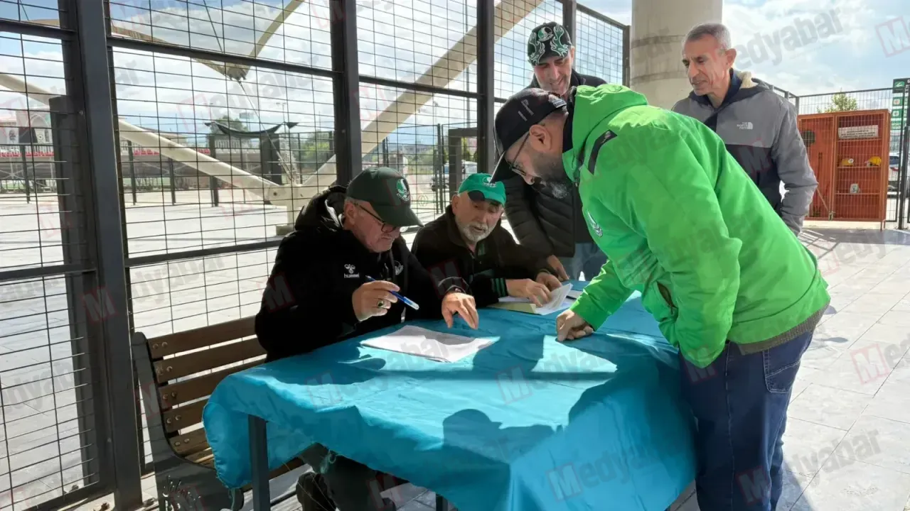 Sakaryaspor kongresi için delegeler stadyuma gelmeye başladı