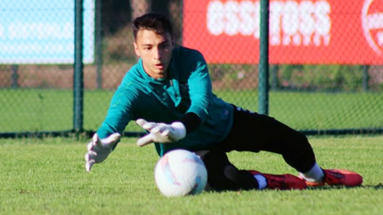 Sakaryaspor'un kalecisi Yunus Emre Tekoğul’un mesajlaşmaları ortaya çıktı: "İllaki gol yerim ben"