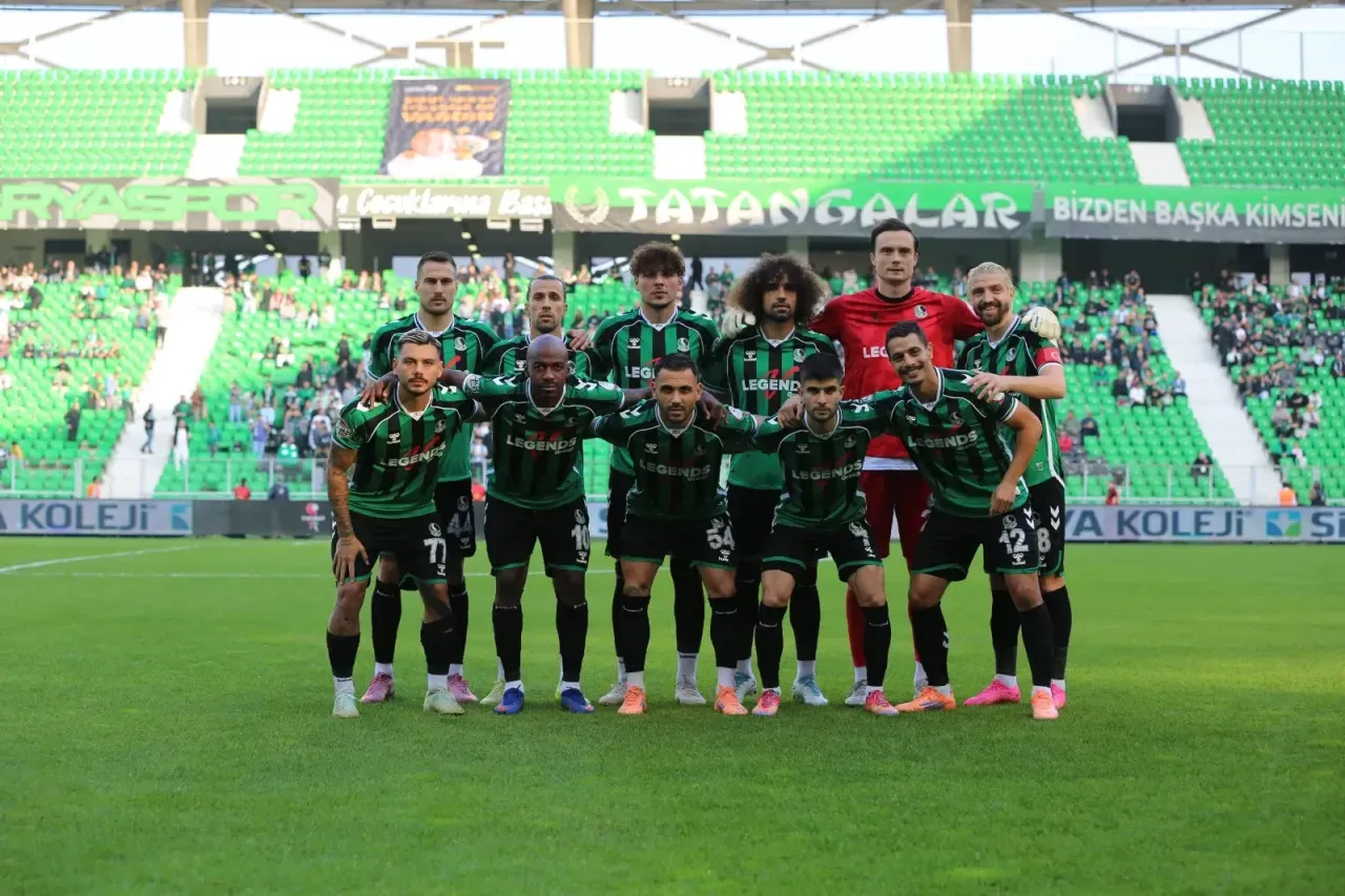 Sakaryaspor uzatmalarda üçüncü golü buldu ama.... Son saniye şoku!