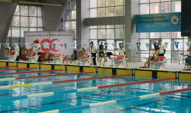 Sapanca’nın Minik Yüzücülerinden Cumhuriyet Gururu!