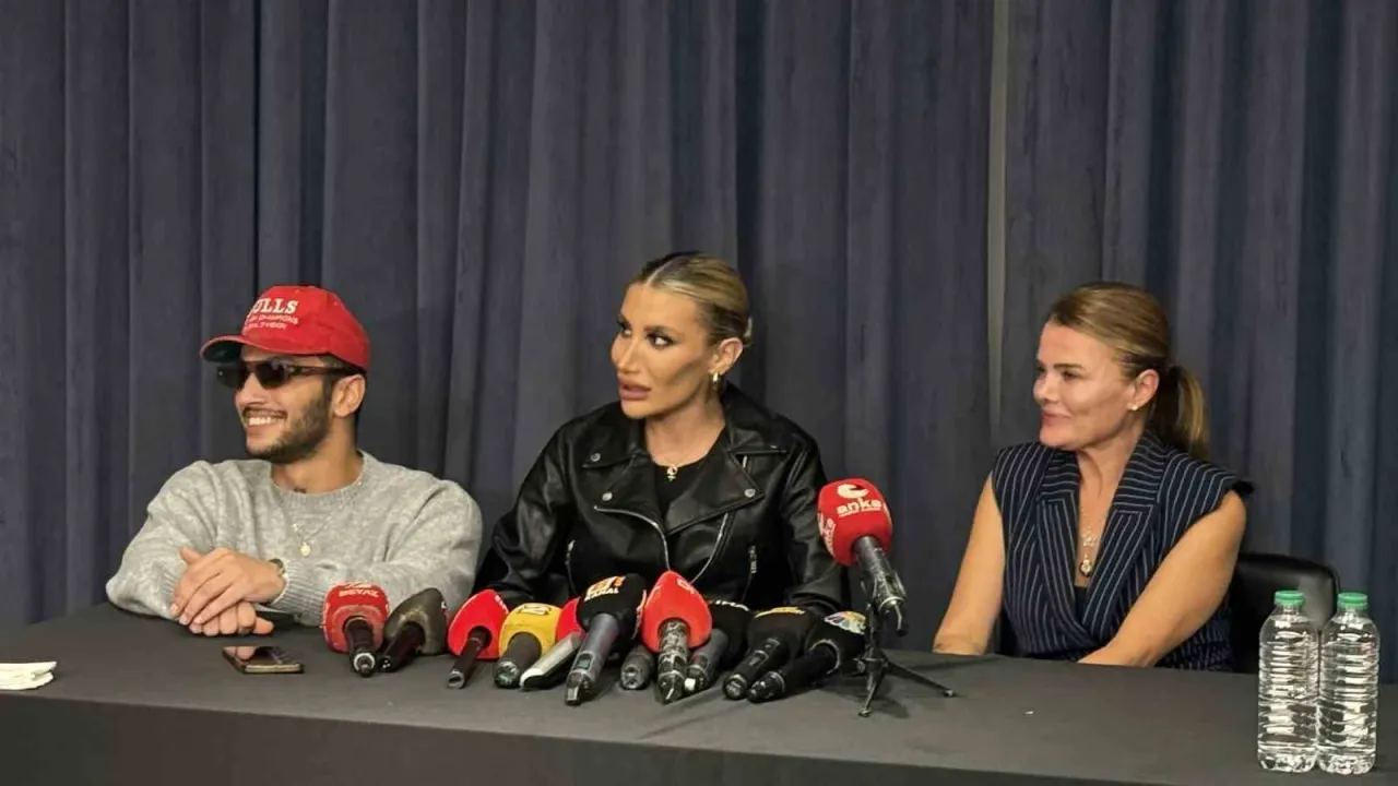 Şarkıcı İrem Derici: "Alnım ana sütüm kadar ak"