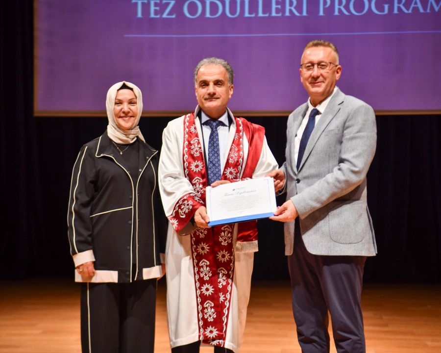 SAÜ’de lisansüstü başarılar geleceğe ilham oldu