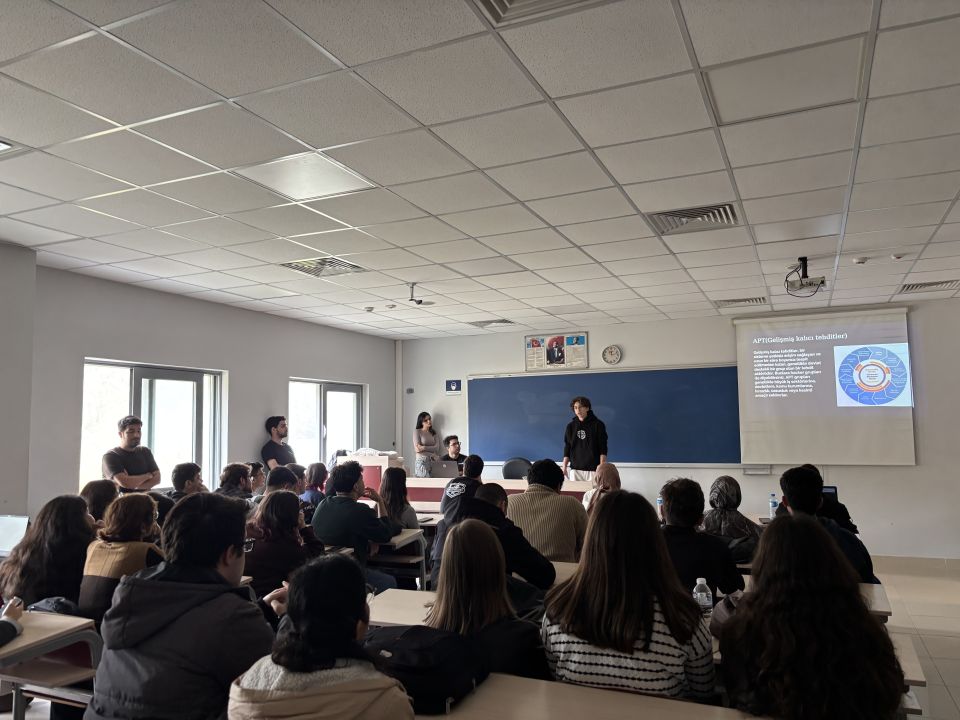 SAU’de Siber Kalkan: Öğrenciler Geleceğin Tehditlerine Hazırlanıyor