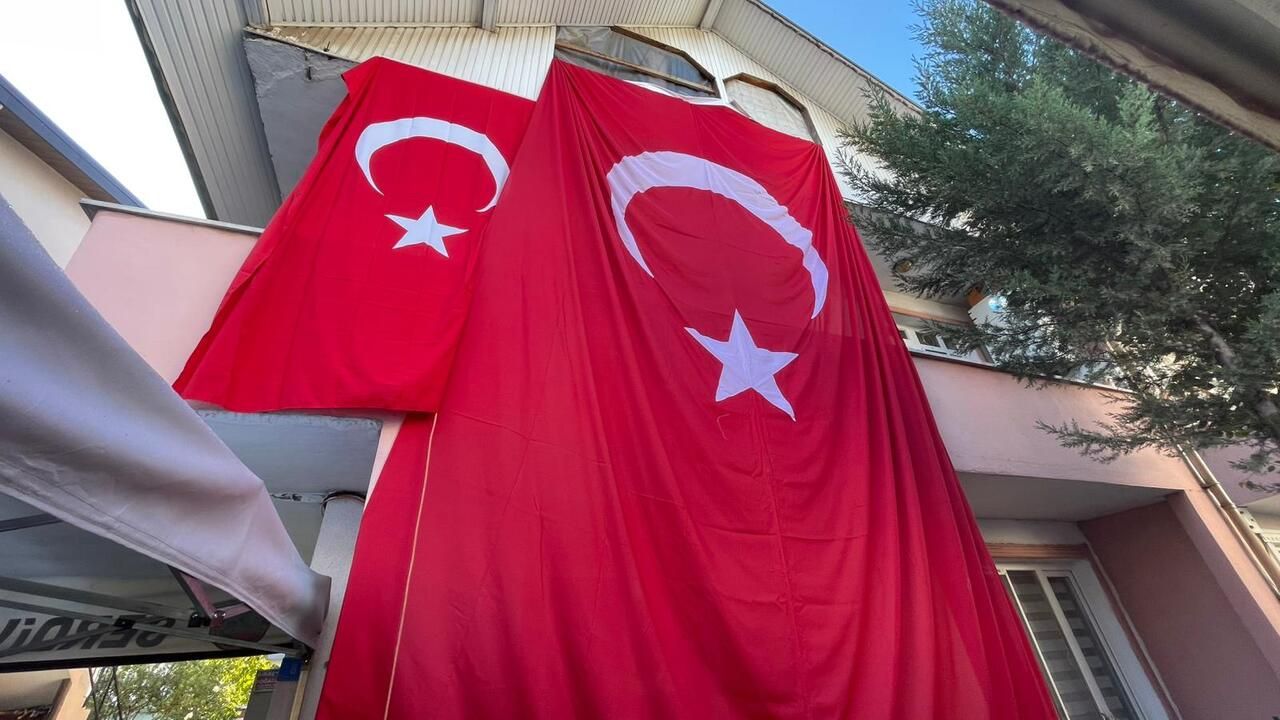 ŞEHİDİMİZ VAR (9) Şehit evinde bugün: Acılı bekleyiş devam ediyor