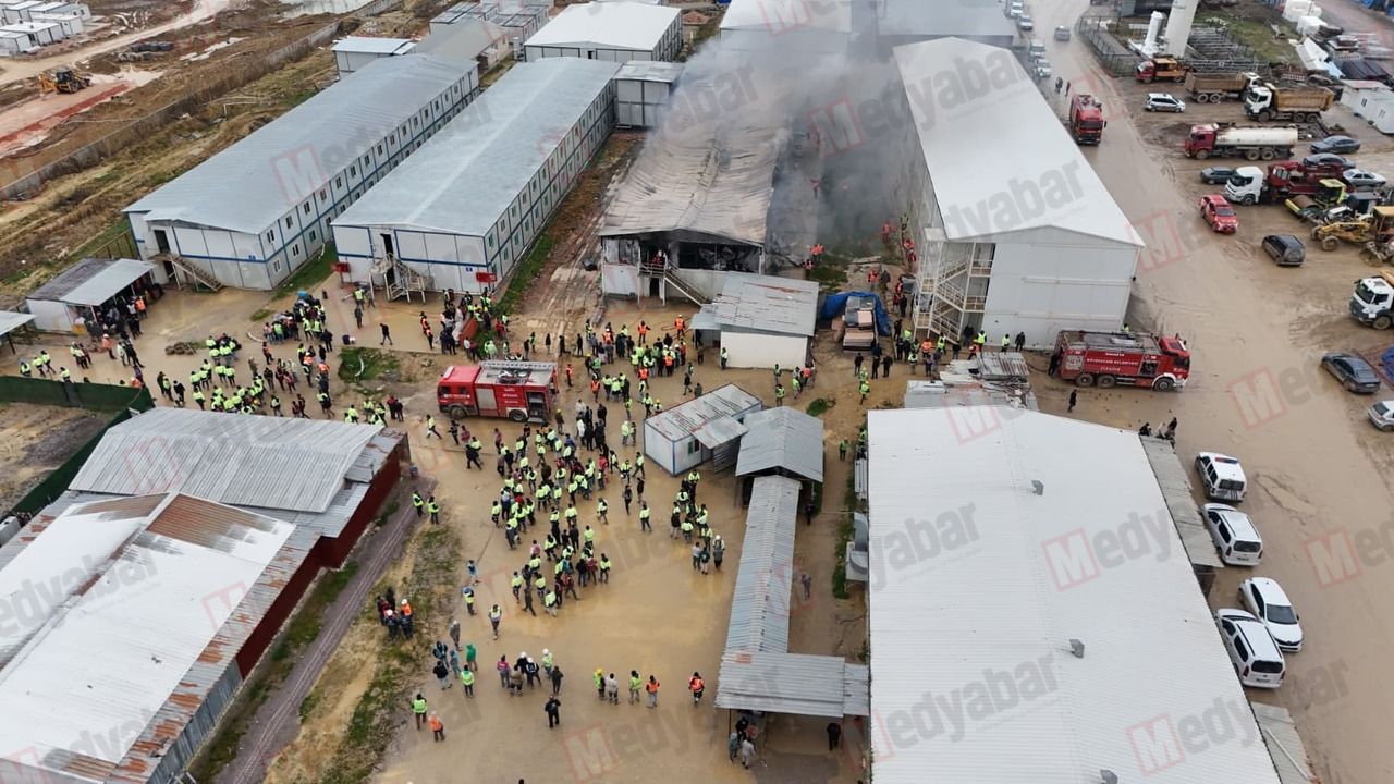 Şehir Hastanesi şantiyesinde yanan alan havadan görüntülendi