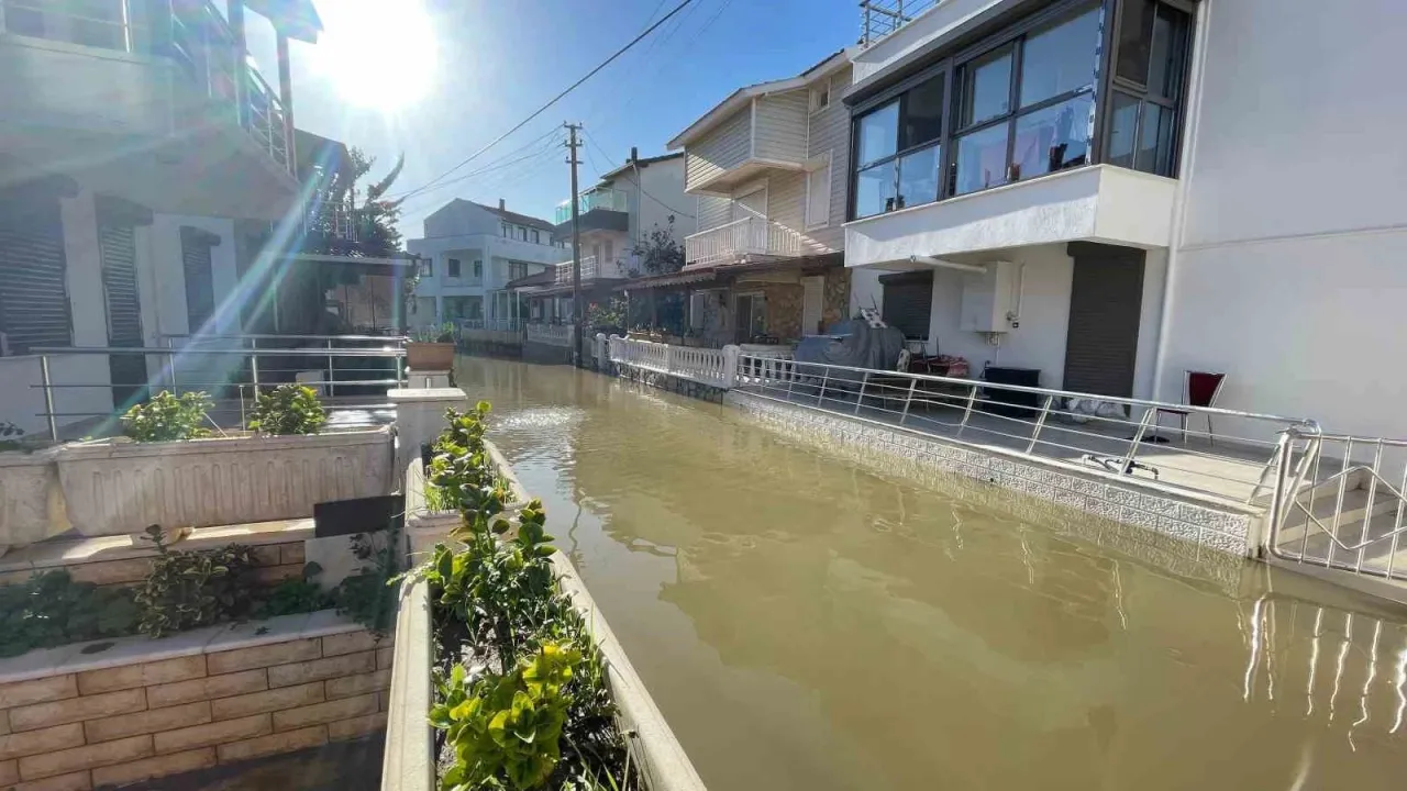 Selin etkilediği Foça’nın sokakları Venedik’e döndü