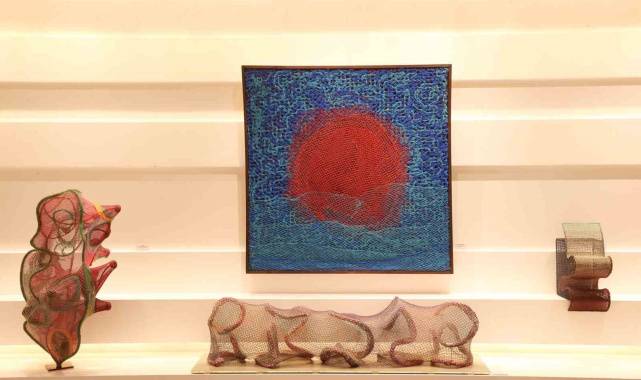 Semra Özümerzifon'un "Ağlı Hikayeler" sergisi Galeri Deniz'de açıldı