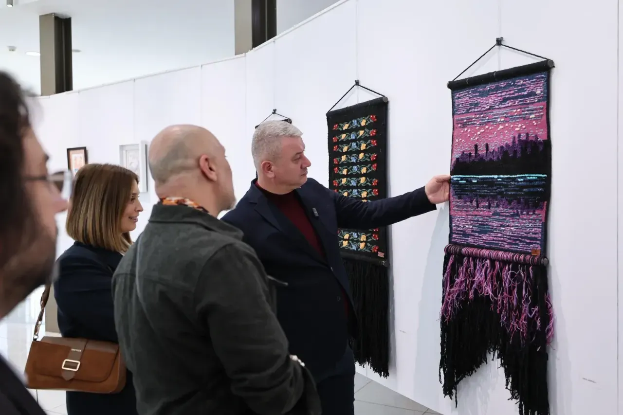 Serdivan'daki o sergi sanatseverlerle buluştu