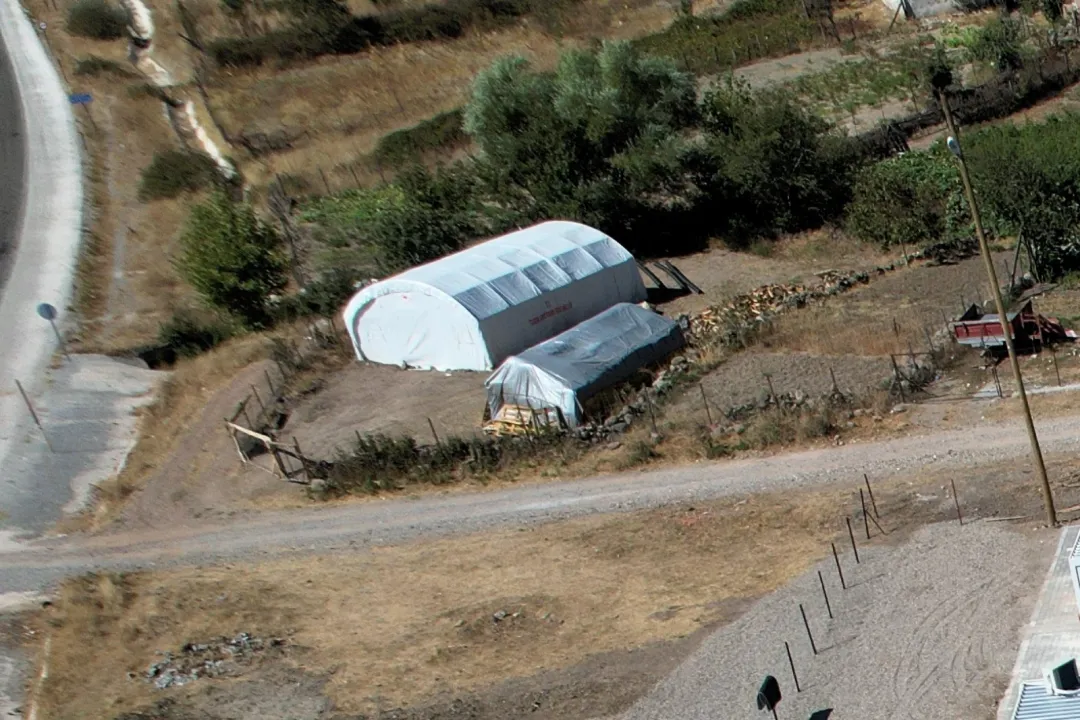 Sındırgı'da depremden etkilenen üreticilere çadır desteği
