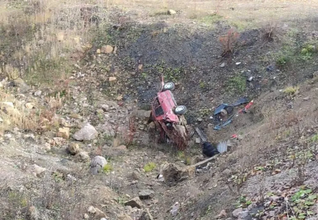 Sinop’ta kontrolden çıkan otomobil uçuruma yuvarlandı: 1 ölü