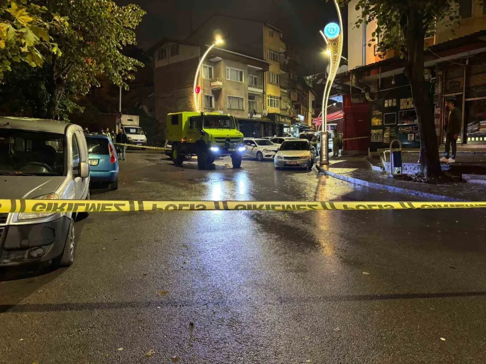 Sokakta jiletle korku saçan kişi vurularak öldürüldü