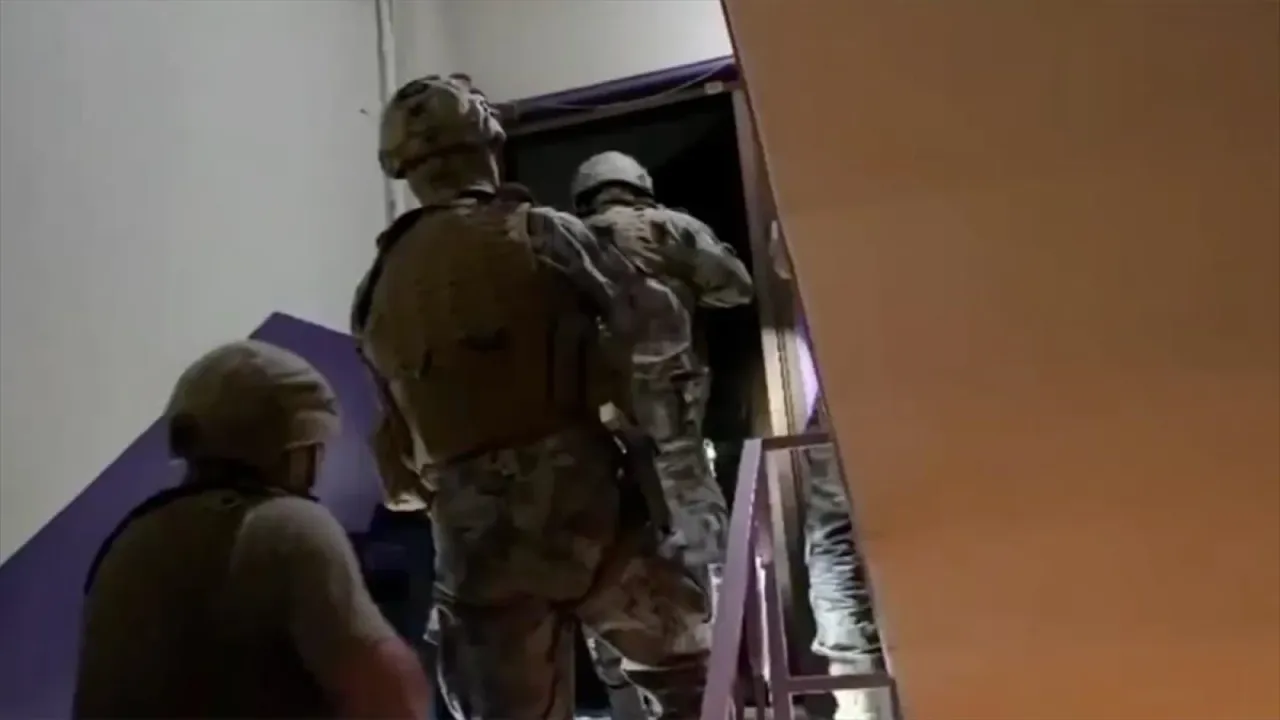 Suç örgütlerine yönelik operasyonlarda 42 şüpheli yakalandı