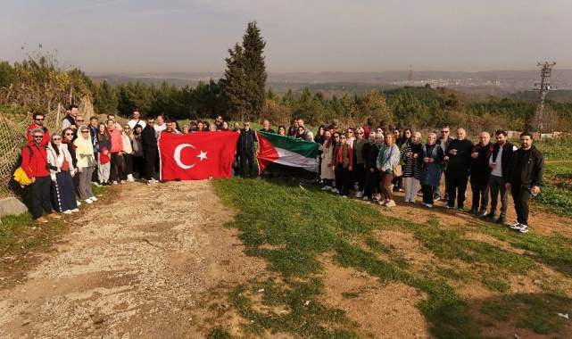Sultangazi'de anlamlı Öğretmenler Günü yürüyüşü: Şehitler ve Gazze de ki kadınlar unutulmadı