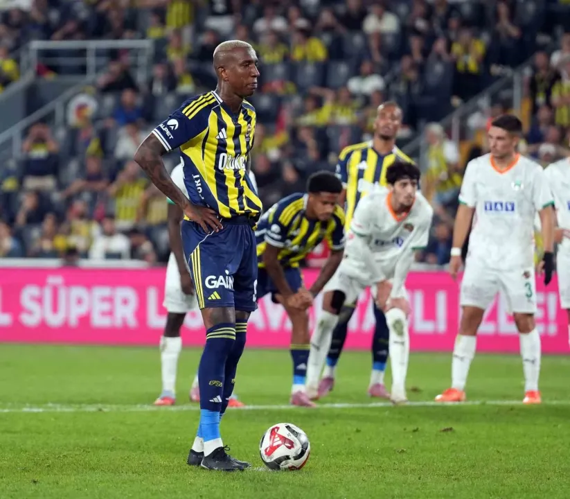 Süper Lig’in ilk 8 haftasında en çok penaltı kazanan Fenerbahçe oldu