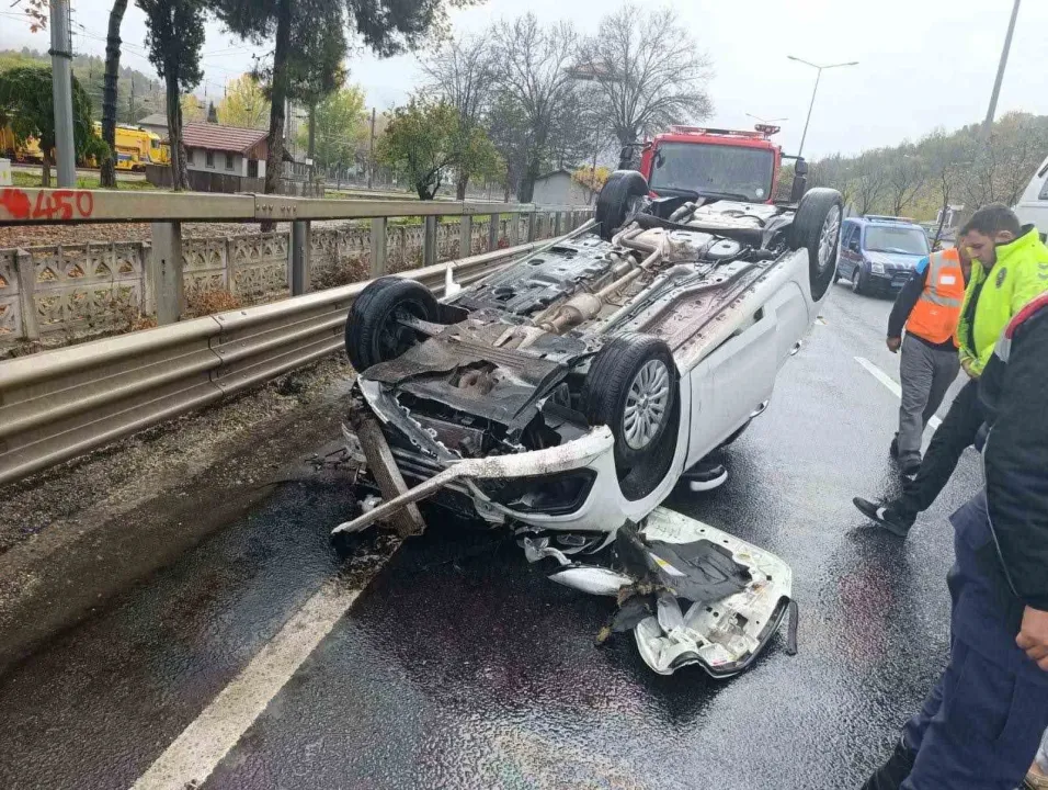 Takla atan aracın sürücüsü hafif yaralandı